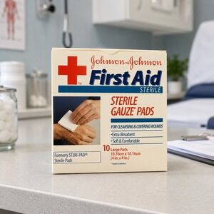 Vintage Johnson Johnson First Aid Gauze‎ Pads 4x4 Box 9 Steri-Pad Medical Prop